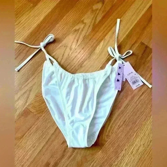 NWT! Wild Fable White Elastic Tie-Side Bikini Cheeky Bottom Size Large - Picture 1 of 5